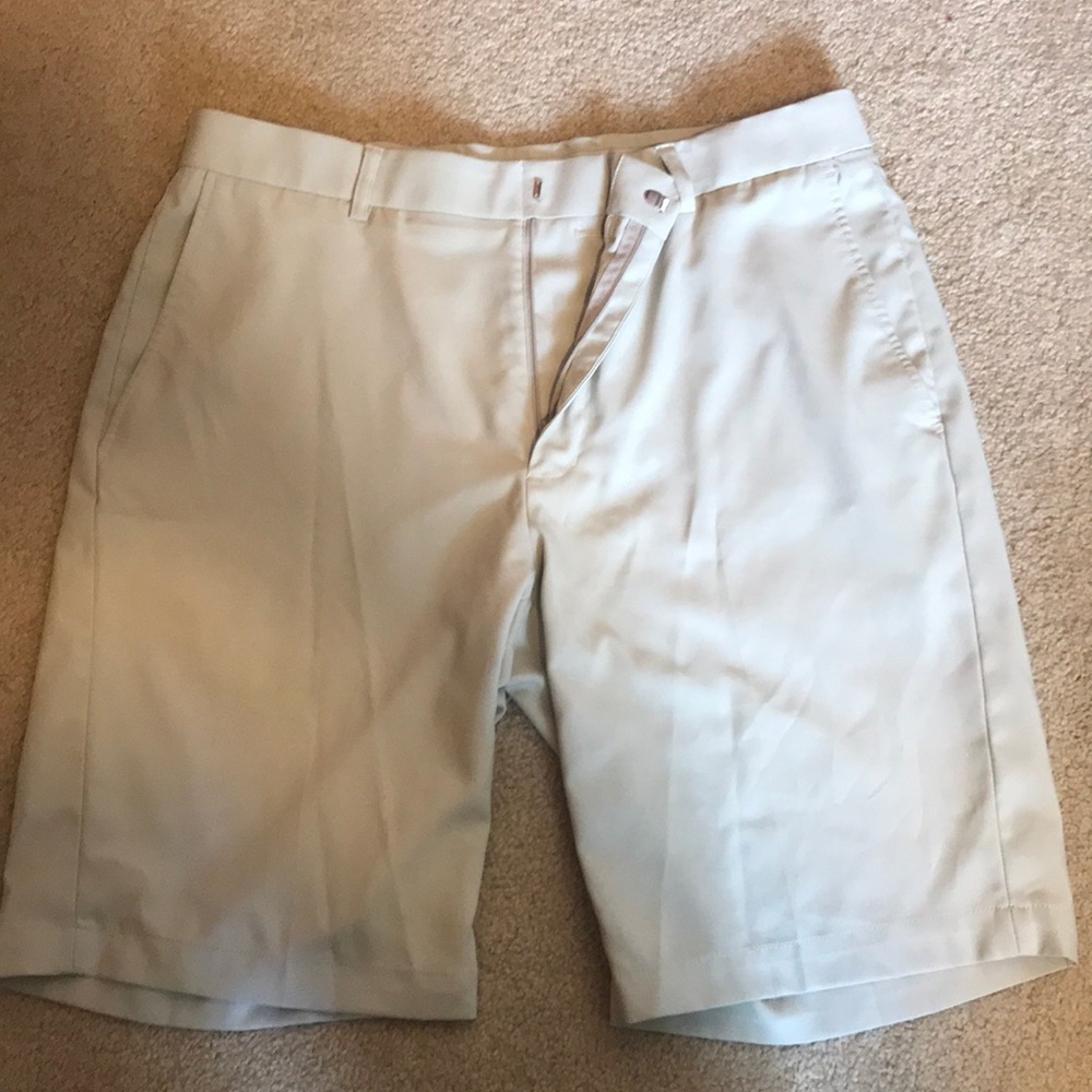 Walter Hagen polyester golf khaki shorts